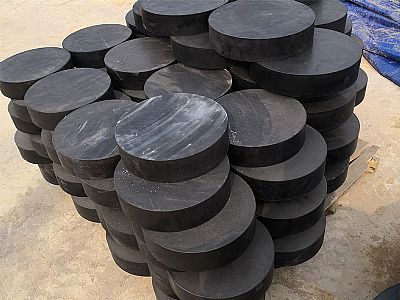香坊区板式橡胶支座由若干层橡胶片与薄钢板经加压硫化